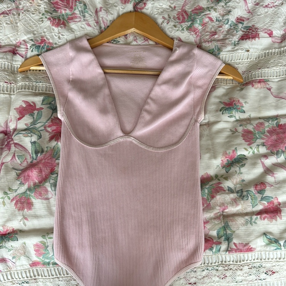 Meg seamless bodysuit in pale pink